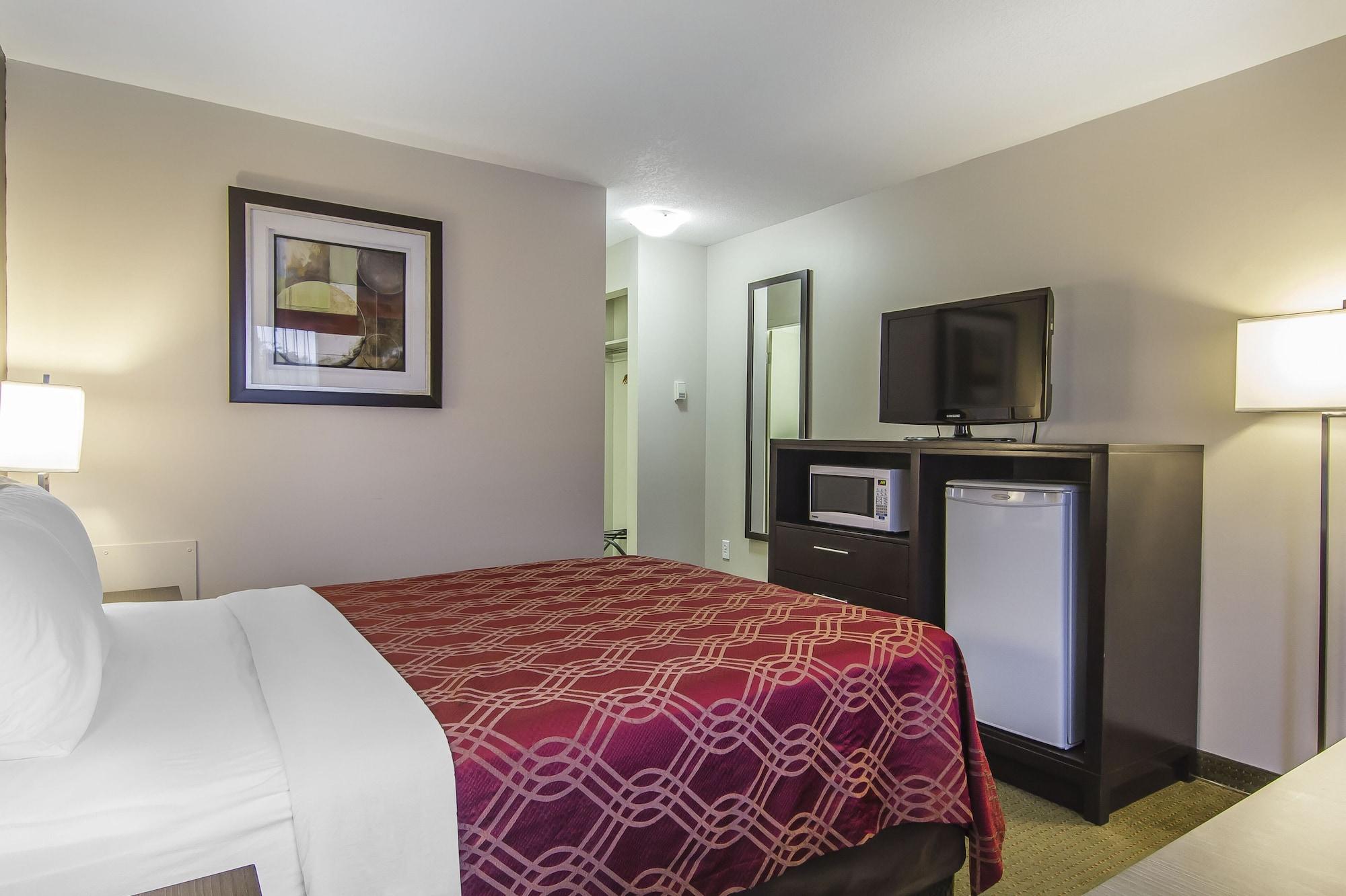 Econo Lodge Inn & Suites Летбрідж Екстер'єр фото